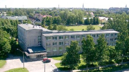 Sissepääs spordisaali hoones Sõle 40